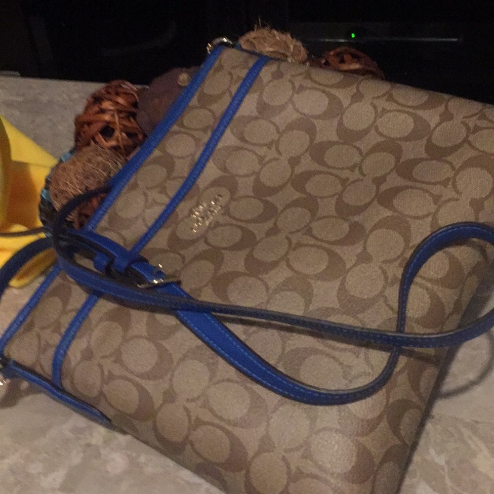 Crossbody coach